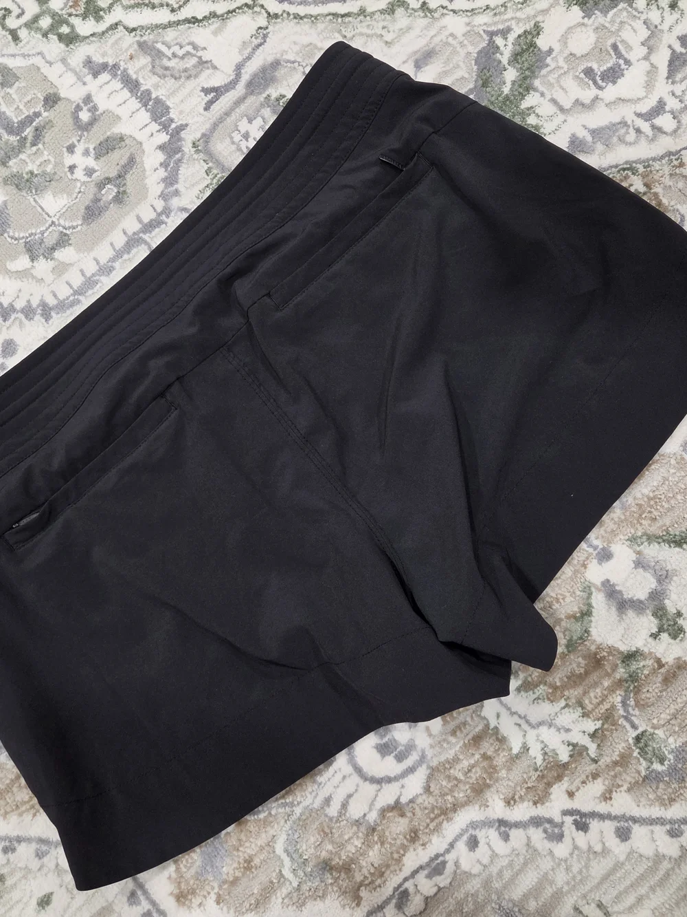 Athleta Black  Hudson Board  Shorts Size 10